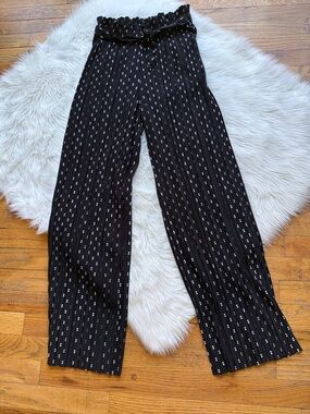 New Mix Black Wide-Leg Pleated Trousers with Front Tie